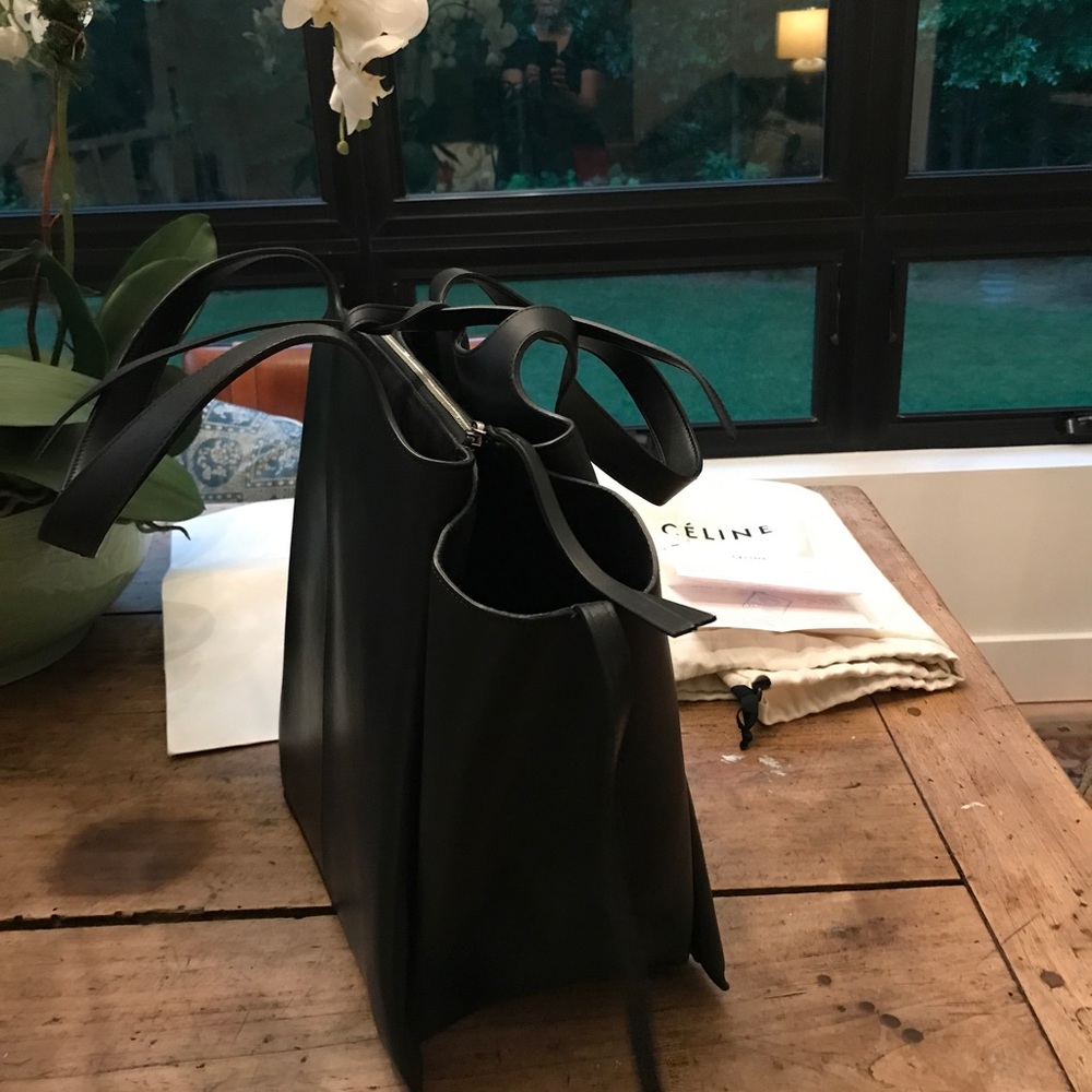 Celine Vertical Tri-fold Tote - Picture 9 of 9